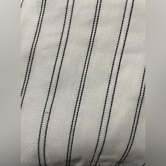 Ann Taylor balloon sleeve white blouse. Women’s size XS. - Picture 4 of 12